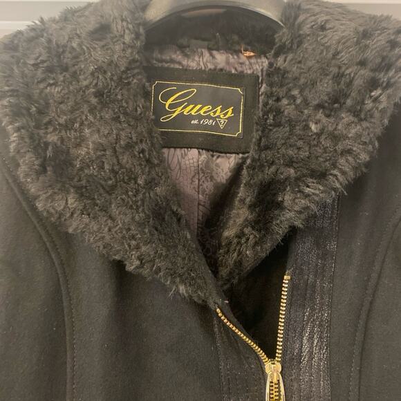 Small Guess coat with fur collar - Picture 3 of 11